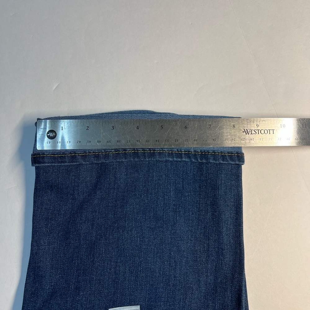 Signature Levi Strauss Mid Rise Capri size 24/ W37 - Picture 5 of 5